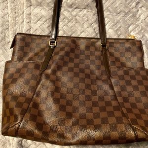 Authentic Louis Vuitton Totally MM